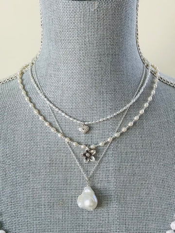 Dainty Pearl Necklace