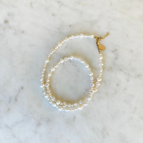 Dainty freshwater pearls pendant | jaded seas jewellery
